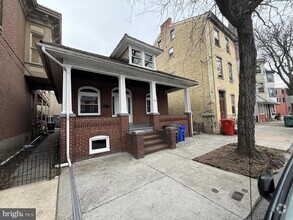 Building Photo - 55 King St