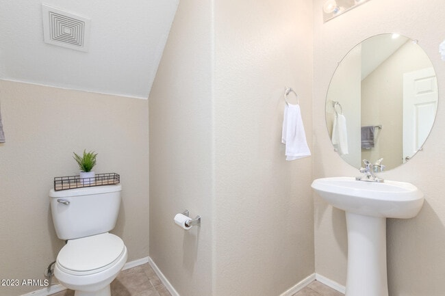 Building Photo - 457 N 169th Ave