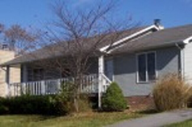 Primary Photo - 3 Bedroom 2 Bath House