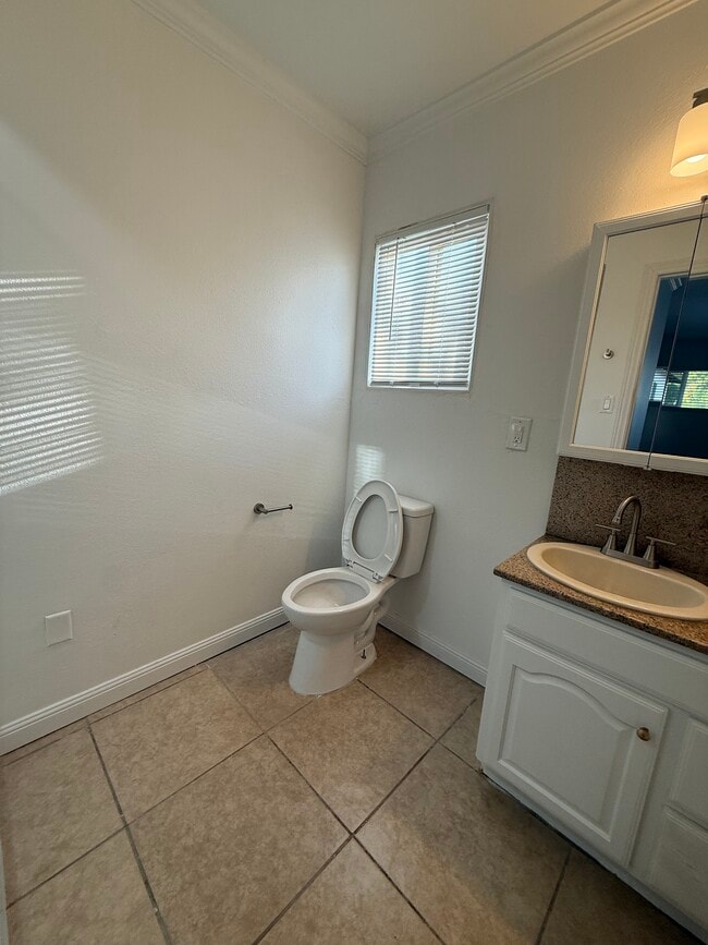 Building Photo - 3158 Juanita St