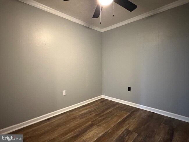 Building Photo - 12654 Valleywood Dr