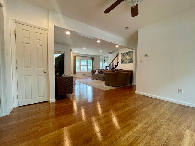 Building Photo - 39 Mabel St