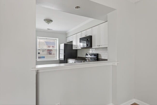 Building Photo - 2 bed 1.5 Bath Townhome in Indian Lakes