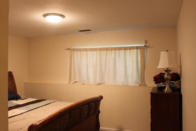 Building Photo - 7155 Delmonico Dr