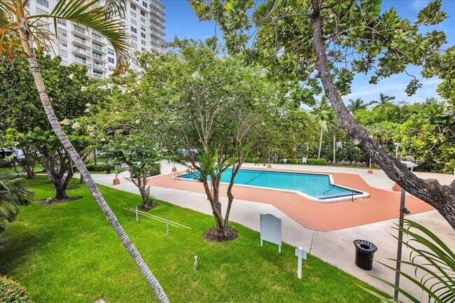 Building Photo - 2851 NE 183rd St