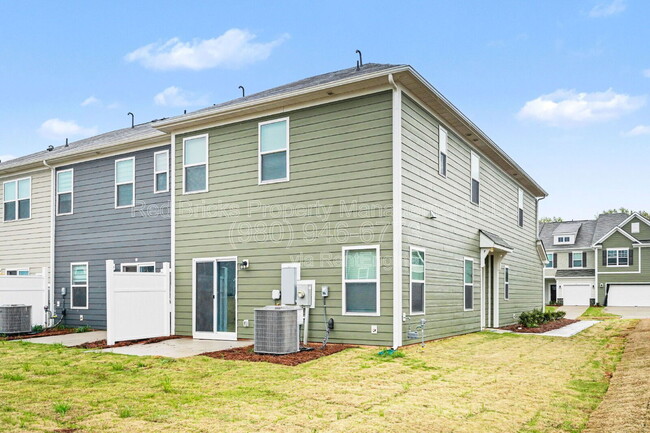 Building Photo - 760 Kitfox Dr NW