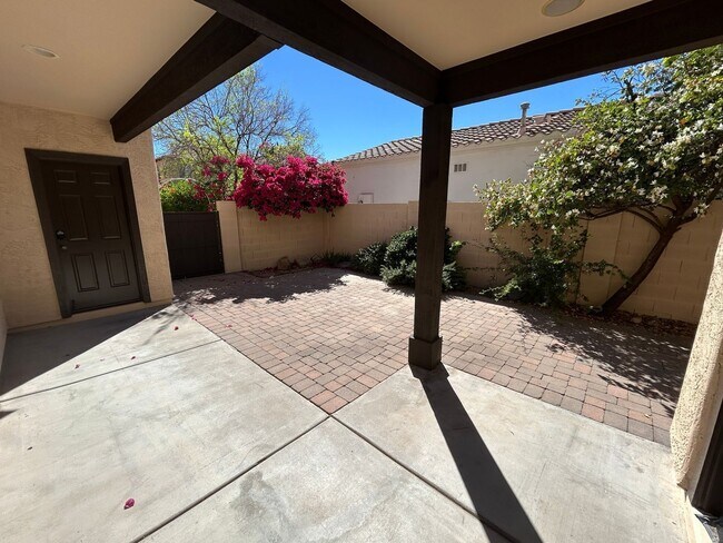 Building Photo - 21149 W Elm Way