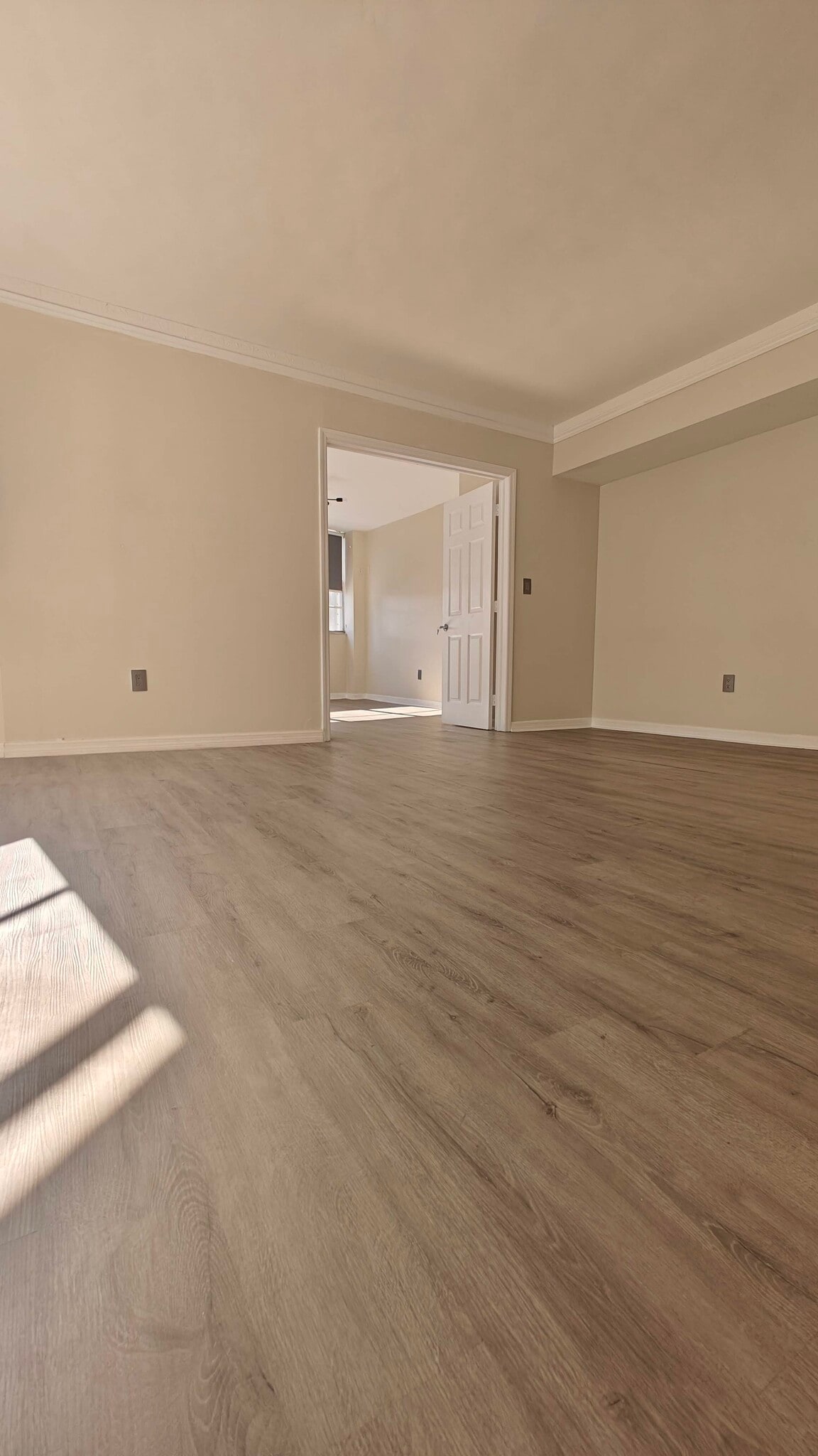 Building Photo - 825 Brickell Bay Dr