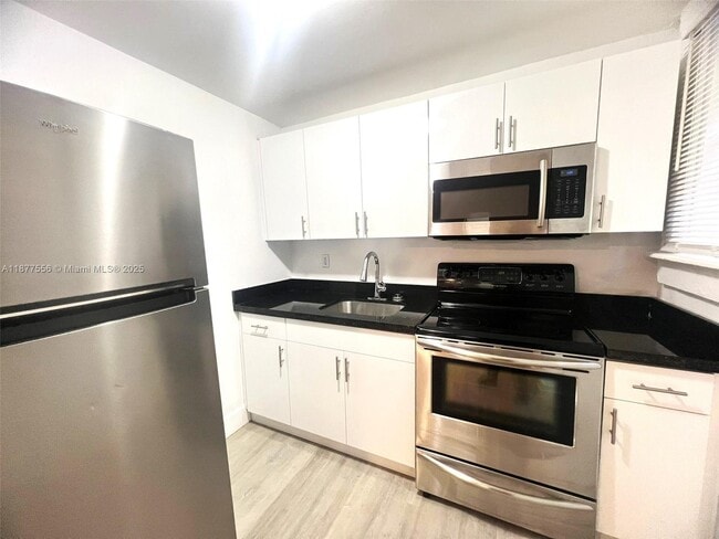 Primary Photo - 1319 Meridian Ave