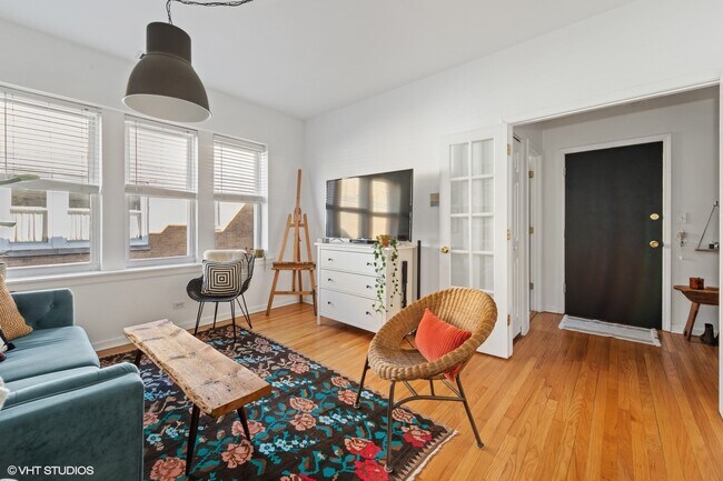 Building Photo - 3429 W Shakespeare Ave