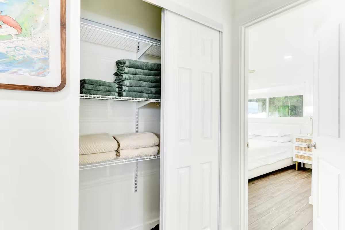 Building Photo - 1235 Manulani St