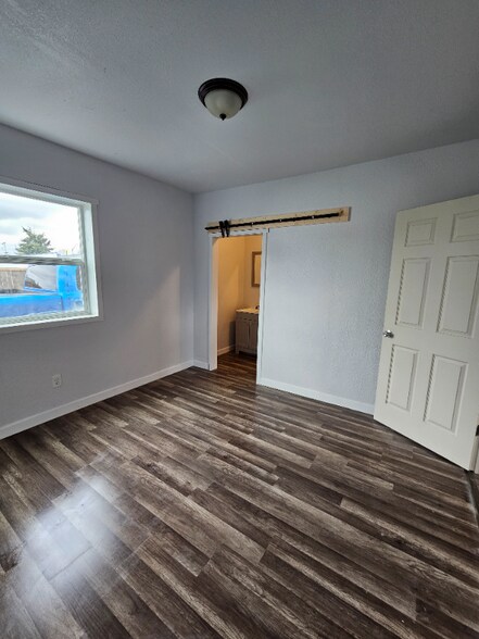 Primary Photo - 110 S King St