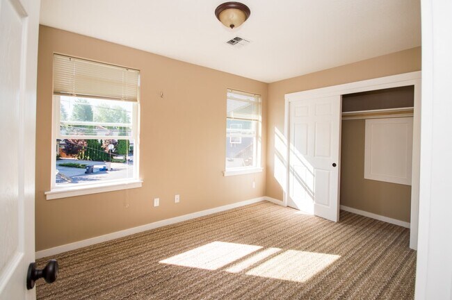 Building Photo - 1110 NW 27th St