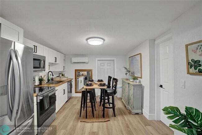 Building Photo - 6128 SW 39th St