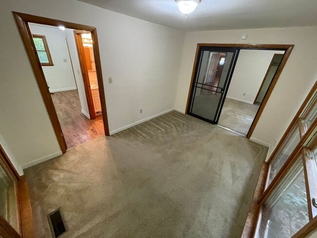 Building Photo - PRE-LEASING FOR JULY 22ND 2026!