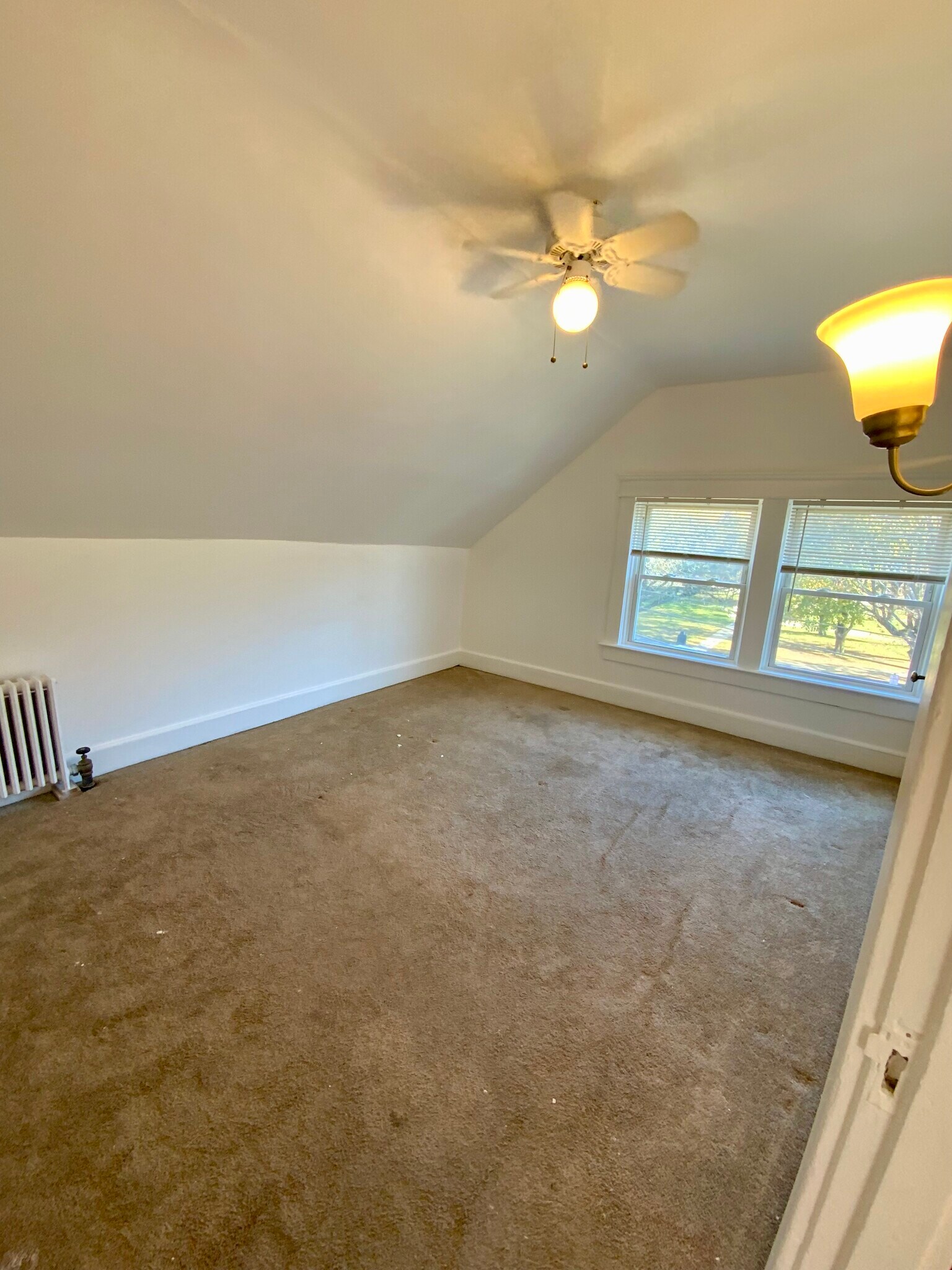 Building Photo - 1032 Hope St