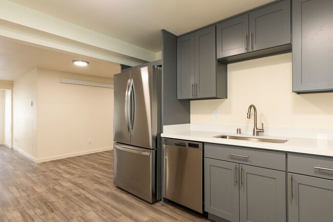 Building Photo - Paula Marie Apartments