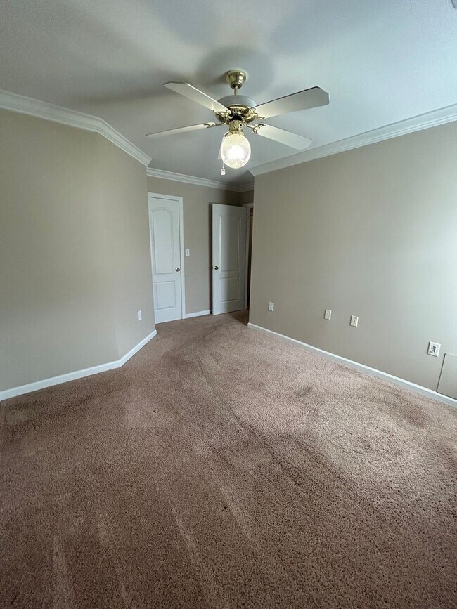 Building Photo - 5988 Vinemont Dr NW