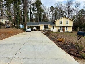 Building Photo - 1795 San Andra Dr