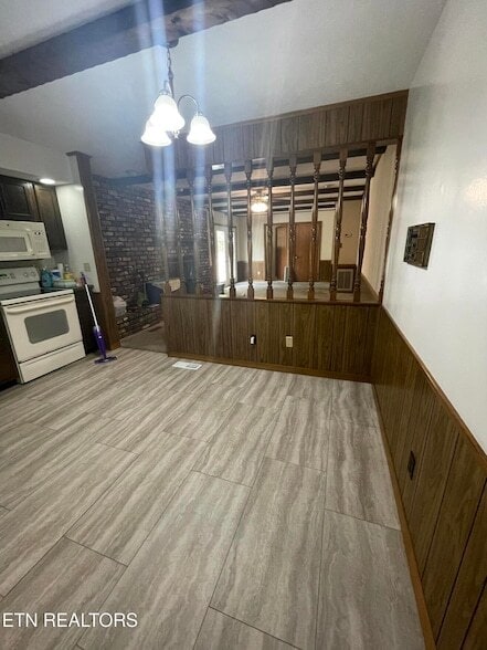 Building Photo - 9505 E Laurens Ln