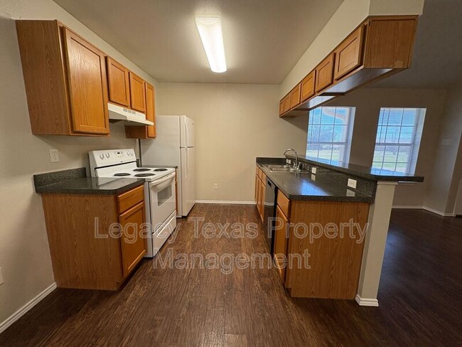 Building Photo - 641 Woodard Ave