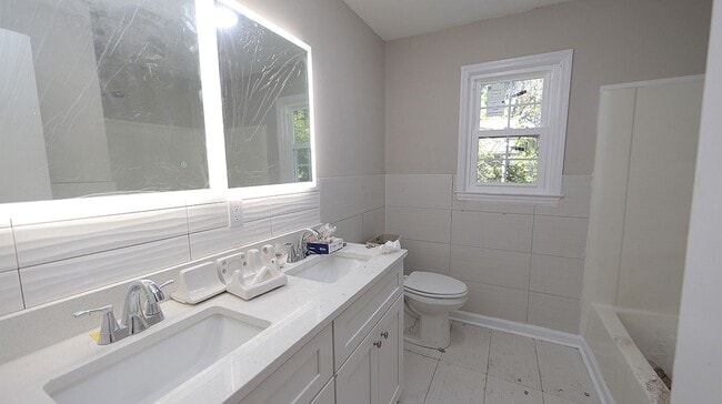 Building Photo - Great home in Chapel Hill!