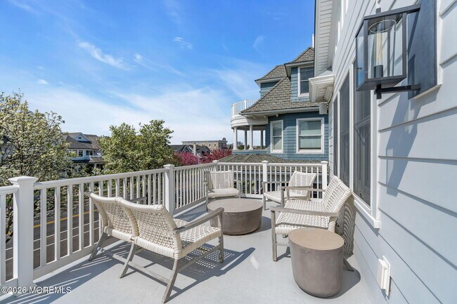 Building Photo - 112 Sylvania Ave