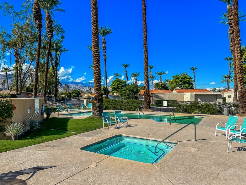 Building Photo - 74239 Santa Rosa Cir