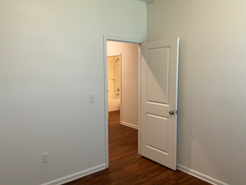 Building Photo - 8116 Golden Bamboo Dr