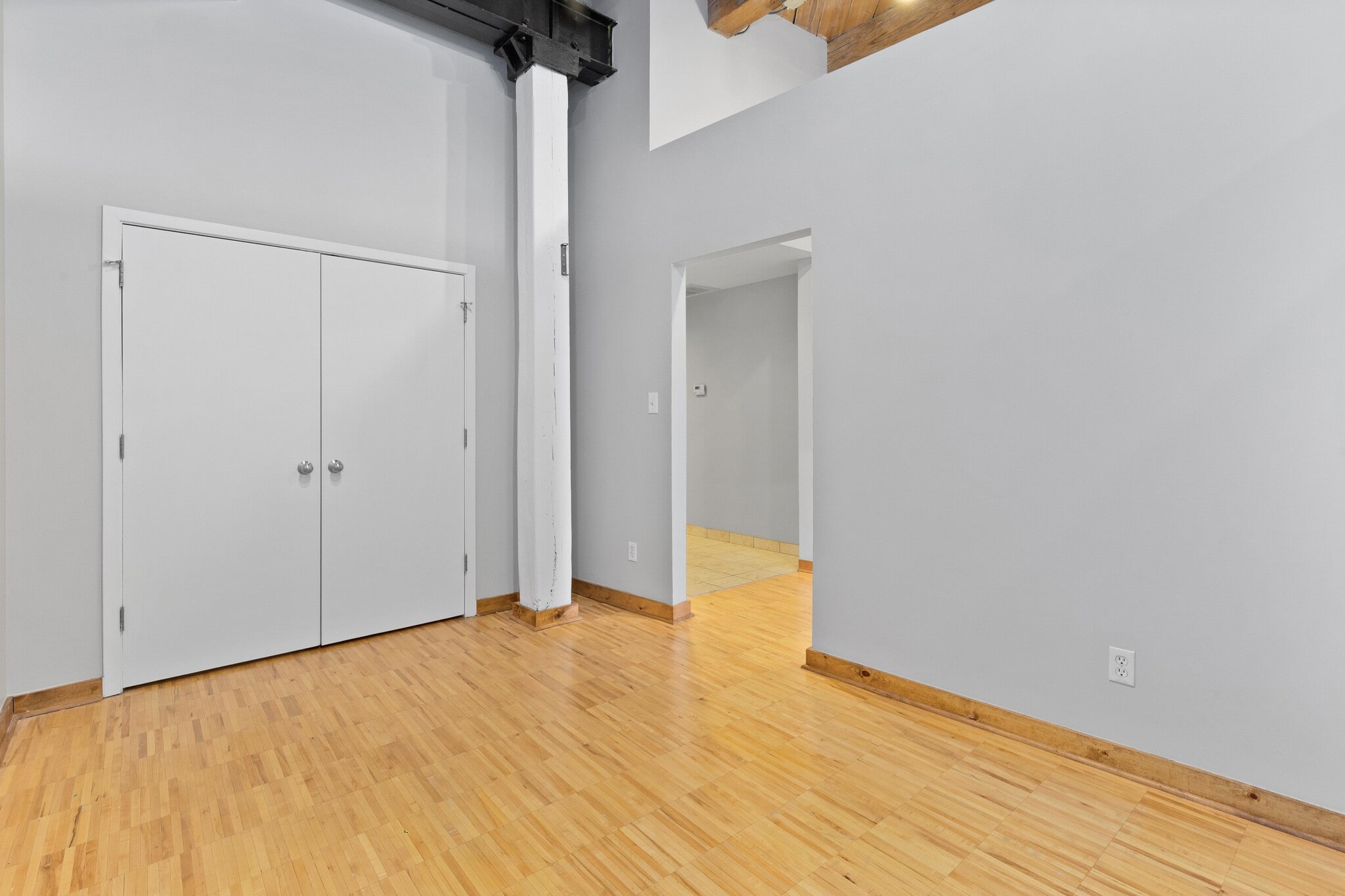 Building Photo - 200 River Place Dr