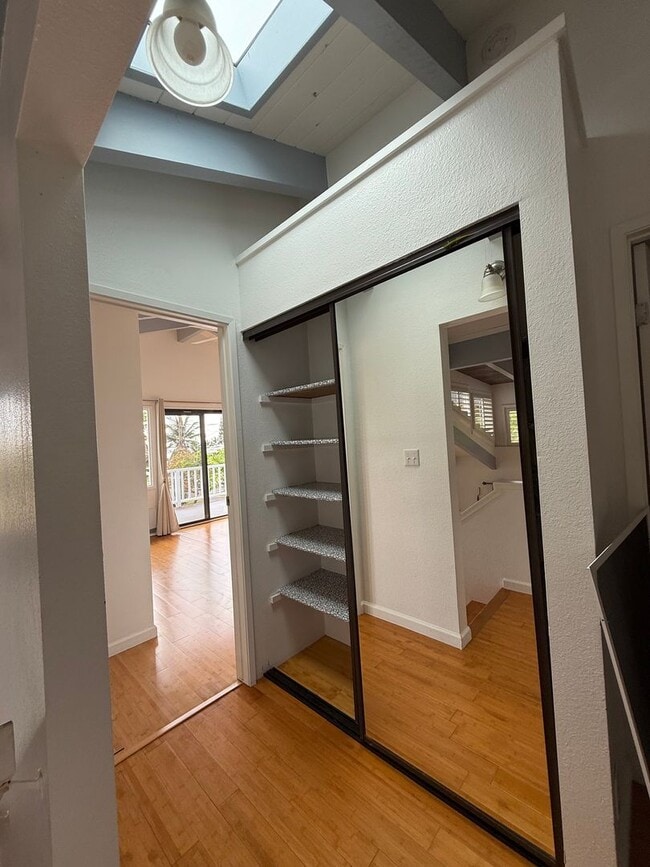 Building Photo - $3,800 / 3 bedroom, 2 bath, multi-level ho...