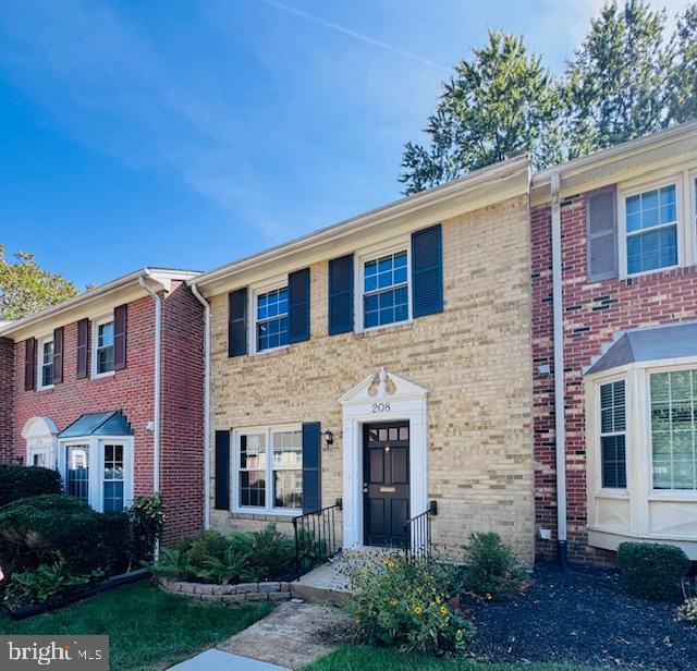 Building Photo - 208 Commons Dr NW