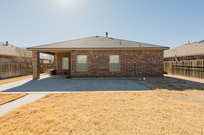 Building Photo - 3906 Oporto St