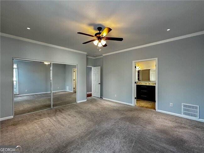 Building Photo - 3255 Park Chase