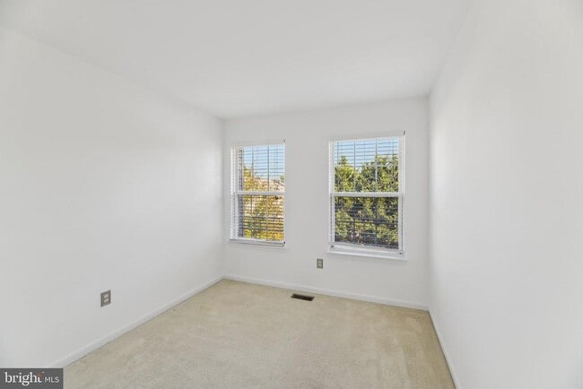 Building Photo - 6330 James Harris Way