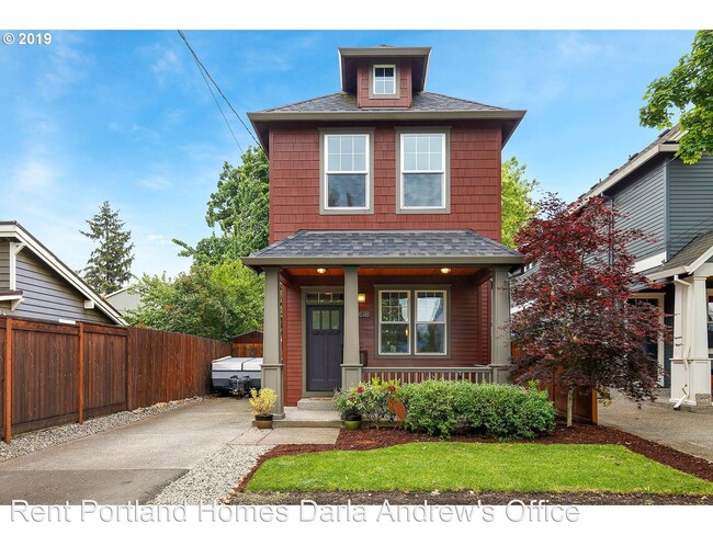 Primary Photo - 3 br, 2.5 bath House - 6618 SE 66th Ave