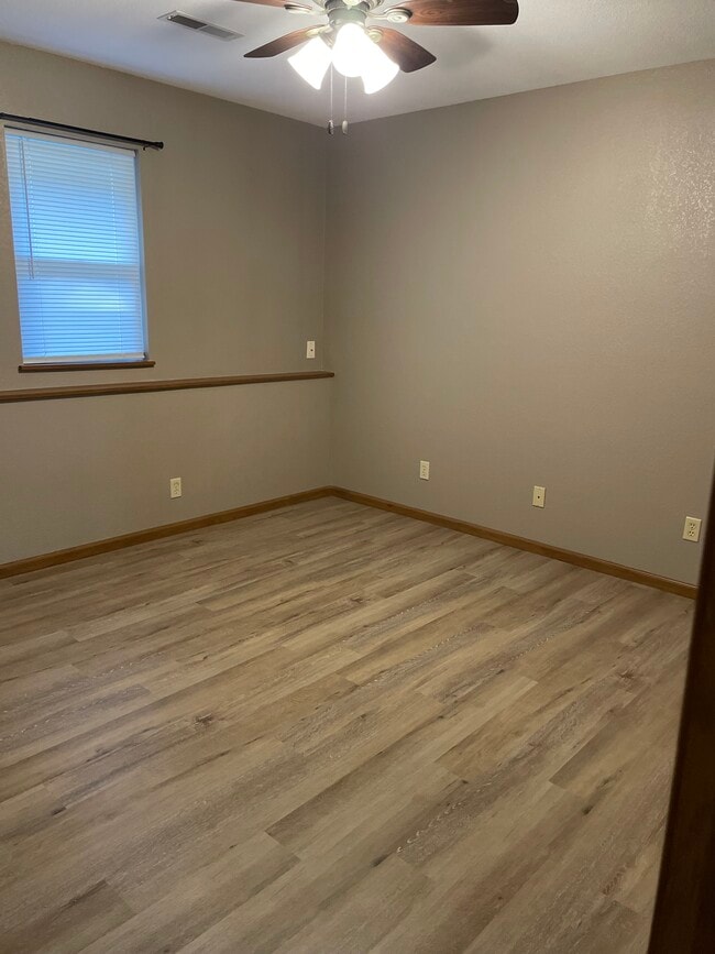 Building Photo - 205 Ruth Ave