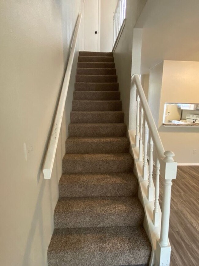 Building Photo - 2 BEDROOM CONDO BY UNT