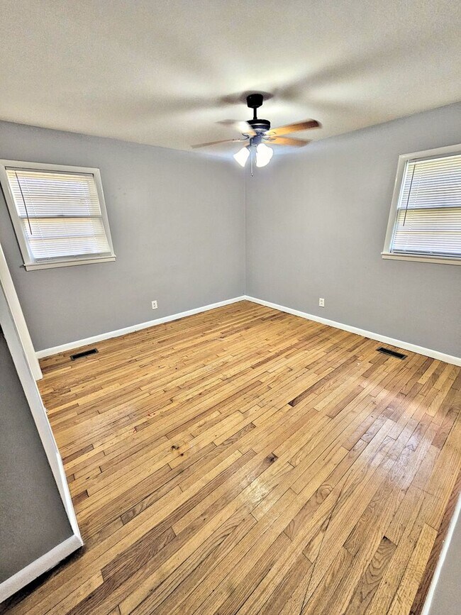 Building Photo - HOUSE FOR RENT - DECATUR