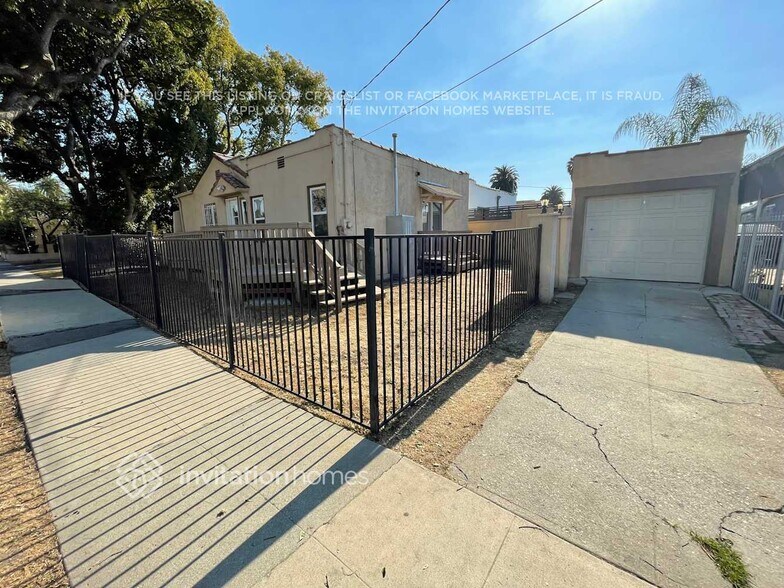 Building Photo - 3003 Hillcrest Dr