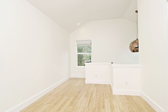 Building Photo - Light-Filled Downtown Studio Near UVA Medical Center