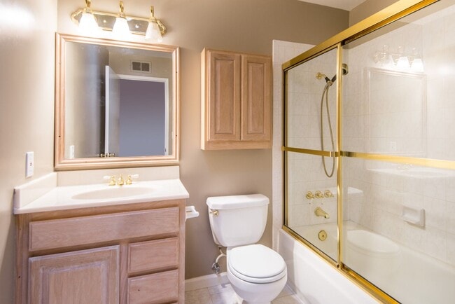 Building Photo - Spacious South Bay Home in Charming Neighb...