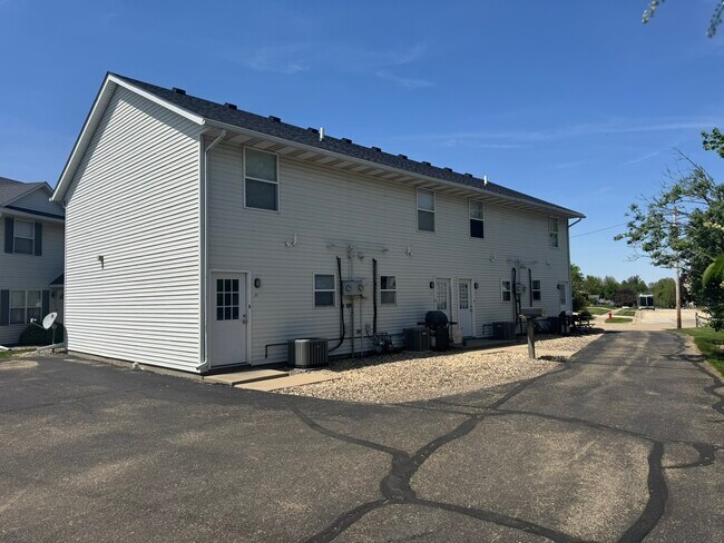 Building Photo - 1303 1st St