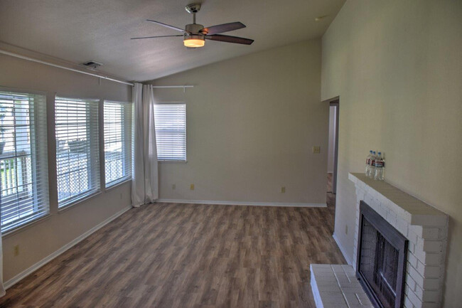 Primary Photo - Beautiful Upgraded Two Bedroom Upstairs To...