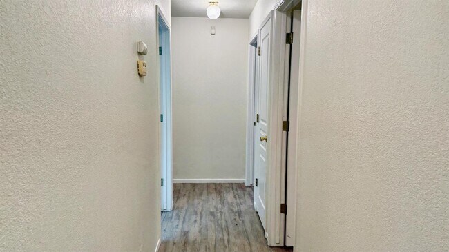 Building Photo - 945 Don Medico Dr