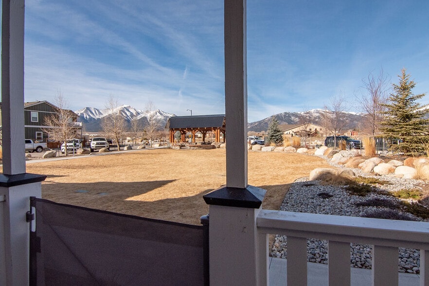 Building Photo - 120 Barnwood Cir