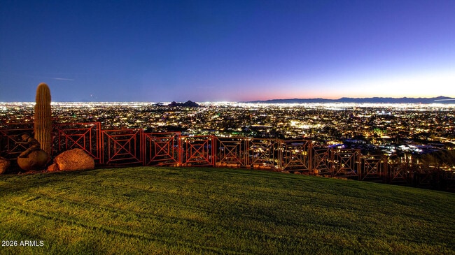 Building Photo - 5400 E Valle Vista Rd