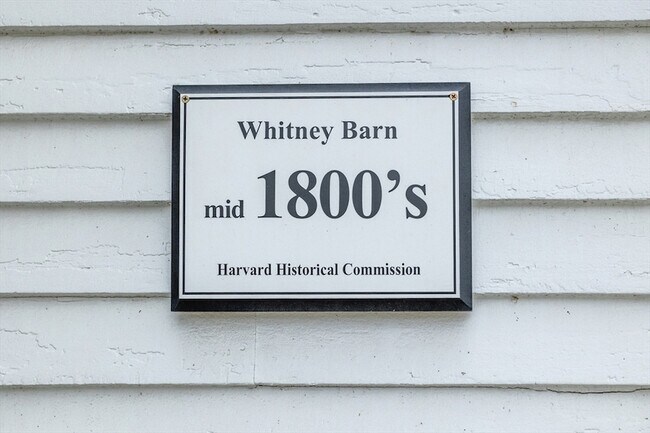 Building Photo - 6 Littleton Rd