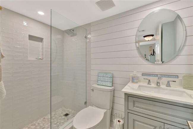 Building Photo - 10000 S Ocean Dr