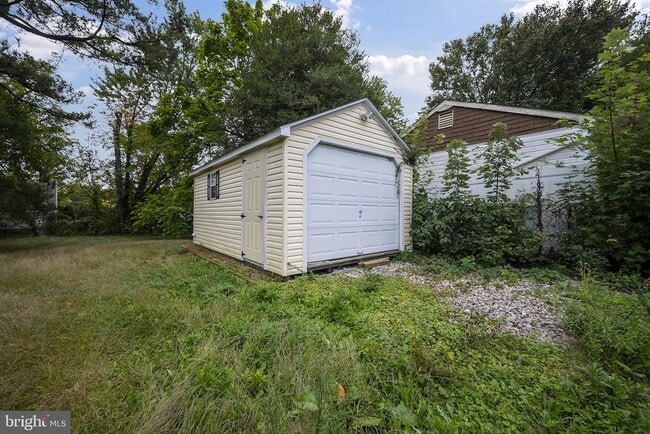 Building Photo - 8807 Fearne Ave